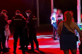 Policisté kontrolovali bary. Šestnáctiletý chlapec nadýchal přes dvě promile!