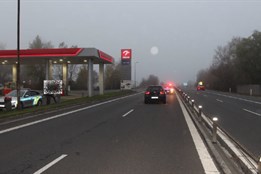 Řidič jel v protisměru po dálnici D48 asi 30 kilometrů, policie hledá svědky