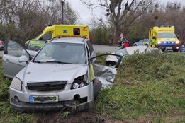 Vážná dopravní nehoda mezi Tlumačovem a Machovou si vyžádala tři zraněné