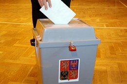 Přehýšov na Plzeňsku vyhlásil referendum, má zabránit stavbám dalších hal u D5