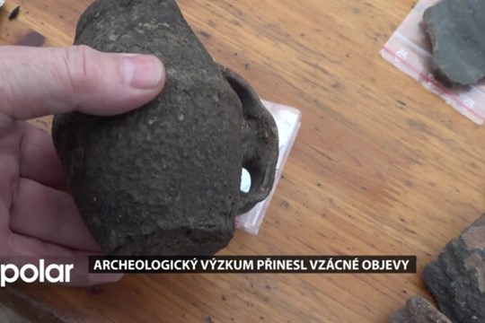 Archeologové v Opavě objevili středověké sídliště i velmi vzácnou poutní láhev