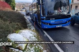 Úzká a frekventovaná silnice na Mezidolí v Havířově se dočká chodníku