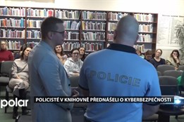 Policisté v knihovně přednášeli o kyberkriminalitě, a to v rámci Týdne pro digitální Česko