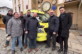 Olomouc darovala sanitku pro Ukrajinu