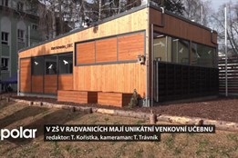 V základní škole v Radvanicích mají unikátní venkovní učebnu. Je určena k enviromentální výuce