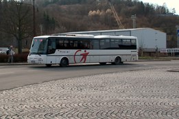 Cestující veřejnou dopravou čekají změny, zastávky budou na znamení