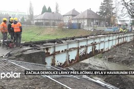 Začala demolice lávky přes Jičínku, byla rezavá a v havarijním stavu