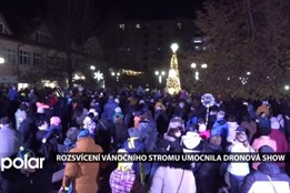 Rozsvícení vánočního stromu ve Studénce umocnila dronová show