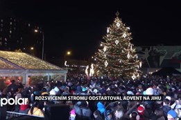 Rozsvícením stromu na náměstí odstartoval adventní program Ostravy-Jihu