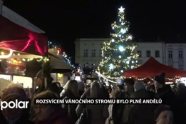 Rozsvícení vánočního stromu v Novém Jičíně bylo plné andělů