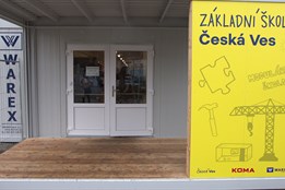 Povodní poničenou ZŠ v České Vsi nahradila modulární škola