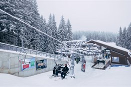 Na šumavském Špičáku se i nadále lyžuje na jedné sjezdovce, připravují se další