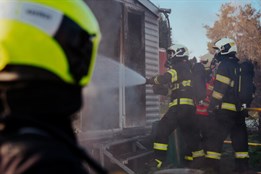 Požár mobilního domu v Dolní Suché způsobil škodu za půl milionu korun