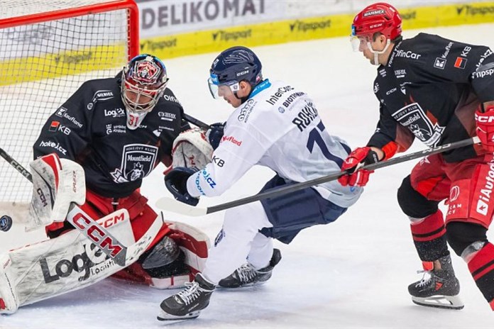 Plzeňští hokejisté potvrdili skvělou formu, z Hradce odvezli výhru v prodloužení