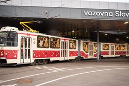 Plzeňská vánoční tramvaj obhájila v populární anketě stříbro a získala také ocenění poroty!