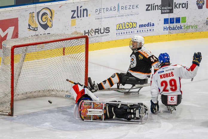 Tříkrálová paráda! Sledge hokejisté senzačně porazili vyzbrojené Pardubice