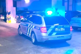 „Strejda na hlídání“ čelí obvinění ze znásilnění. Policie varuje rodiče před svěřováním dětí neprověřeným osobám