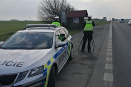 Platný zákaz řízení muže na Rokycansku netrápil, dál usedal za volant