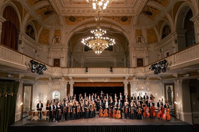 Výjimečná „straussovská“ deska Plzeňské filharmonie je už na světě!