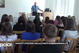 Opavští strážníci bojují proti kyberkriminalitě. Pořádají přednášky pro žáky, studenty i seniory