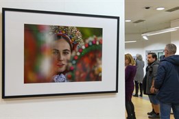 Za okrajem nabízí kontrast fotografií Martina Štechra a Karla Gamby