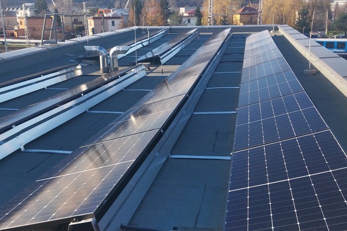 Sedm výjezdových základen záchranné služby má novou fotovoltaiku