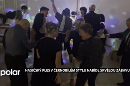 Hasičský ples v černobílém stylu nabídl skvělou zábavu