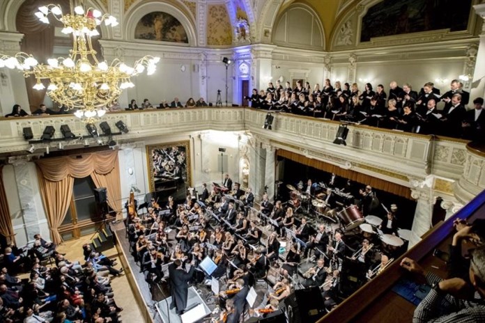 Koncert filmové hudby přiváží do Plzně Pražský filmový orchestr