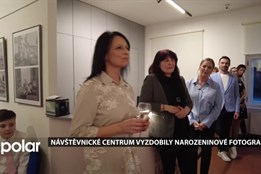 Návštěvnické centrum vyzdobily fotografie oslavující desáté narozeniny