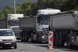 Rožnov čekají dopravní komplikace. Začíná oprava silnice na Dolní Bečvu a křižovatky u Eroplánu