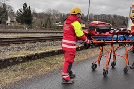 V Ostravě na trati mezi Vítkovicemi a Kunčicemi zemřel po střetu s vlakem člověk