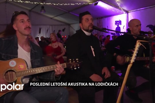 Na Lodičkách se uskutečnila poslední letošní Akustika v Halloweenském duchu