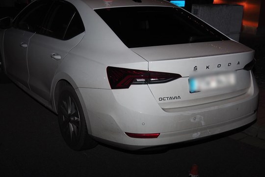 Řidič po nehodě ujel, později ho chytila policie