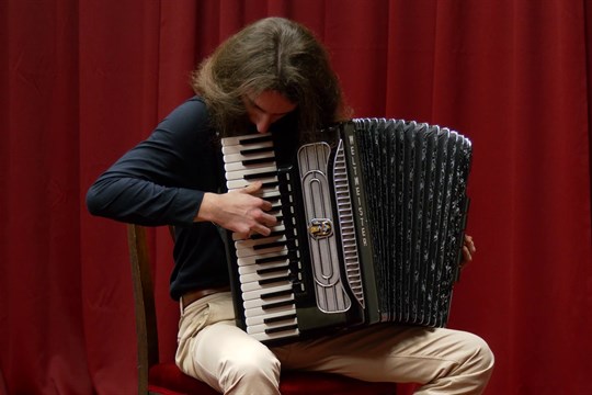 Na žákovském koncertě ZUŠ zazněl Monti, Mozart, Janáček nebo Bach