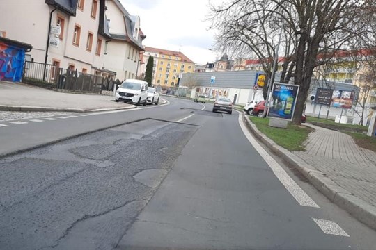 Dva týdny oprav v Karlových Varech: Startuje velká údržba silnic ve více než 20 ulicích