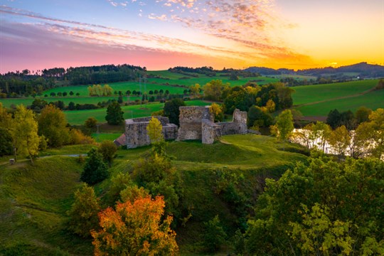 Jižní Čechy zažily velmi úspěšnou turistickou sezónu: Letní návštěvnost drží čísla z minulého roku