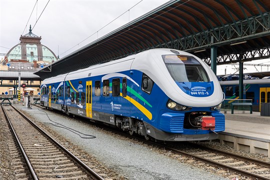 Jednotný design a moderní interiér: Podívejte se, jak se změnily vlaky v Plzeňském kraji