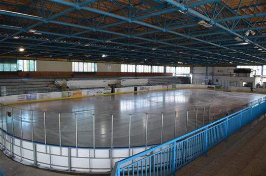 Velikonoce na ledě: Zimní stadion v Rokycanech otevírá brány pro veřejné bruslení