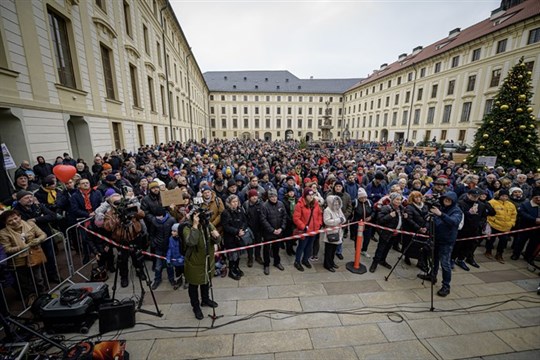 Cheb, Sokolov, Vary, Mariánky i Boží Dar. O víkendu se bude demonstrovat na podporu prezidenta Pavla